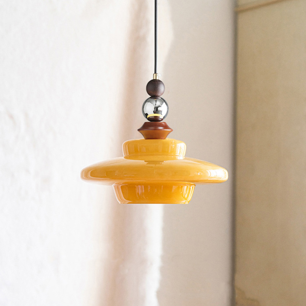 Średniowieczna beżowa lampa wisząca do jadalni ze szklanym kloszem