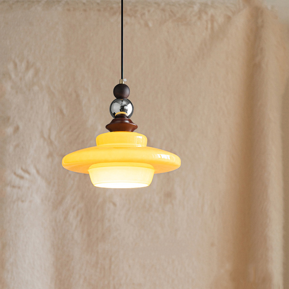 Średniowieczna beżowa lampa wisząca do jadalni ze szklanym kloszem