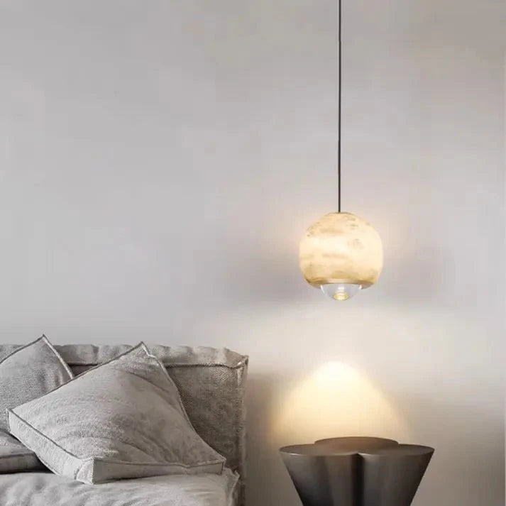 Nordycka Lampa Wisząca Kula z Marmuru Alabastrowego