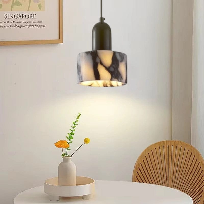 Czarna marmurowa lampa wisząca