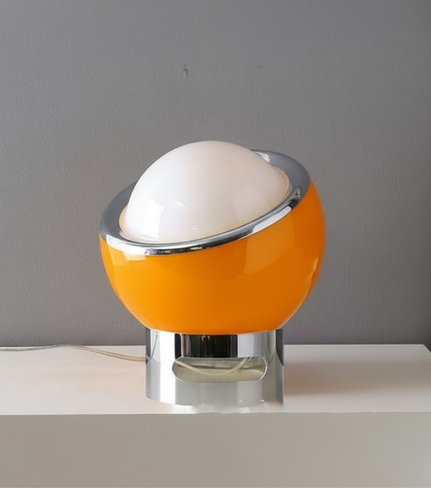 French Opal | Lampa Stołowa Bauhaus z Opalowego Szkła i Stali Nierdzewnej