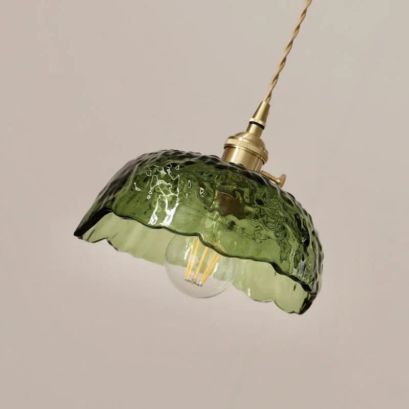 Nieregularna lampa wisząca z mosiądzu i szkła