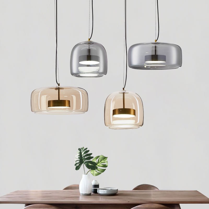 Szklana lampa wisząca w stylu hotelowym
