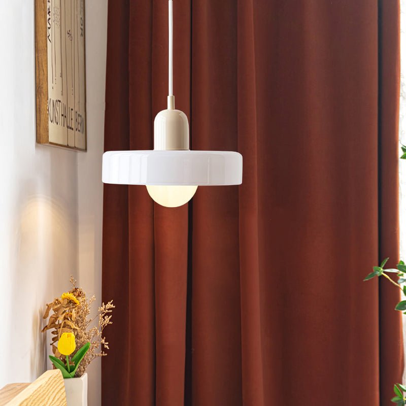 Lampa wisząca Bauhaus z kolorowego szkła