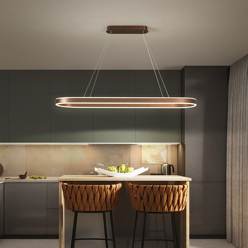 Wisząca lampa w kolorze różowego złota