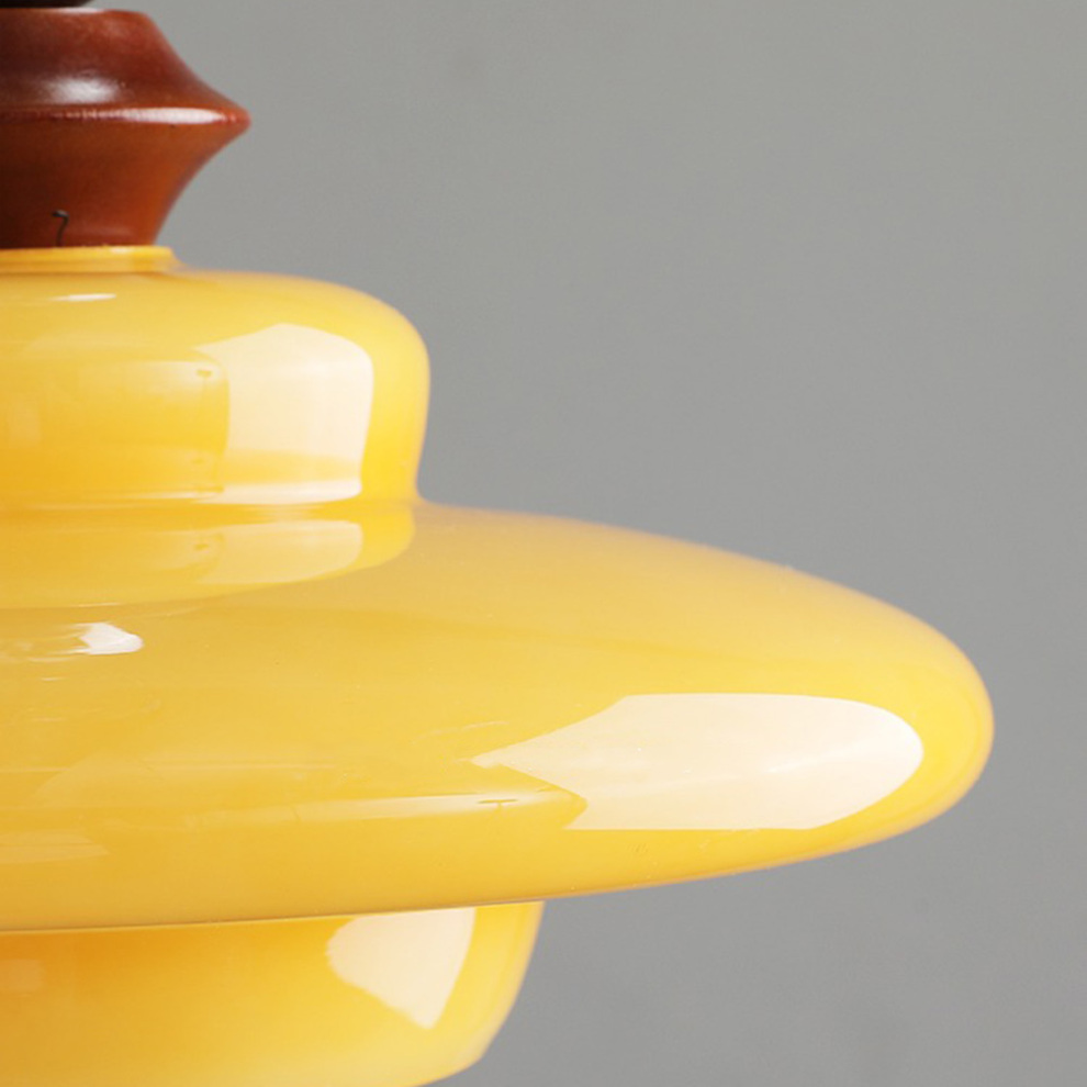 Średniowieczna beżowa lampa wisząca do jadalni ze szklanym kloszem