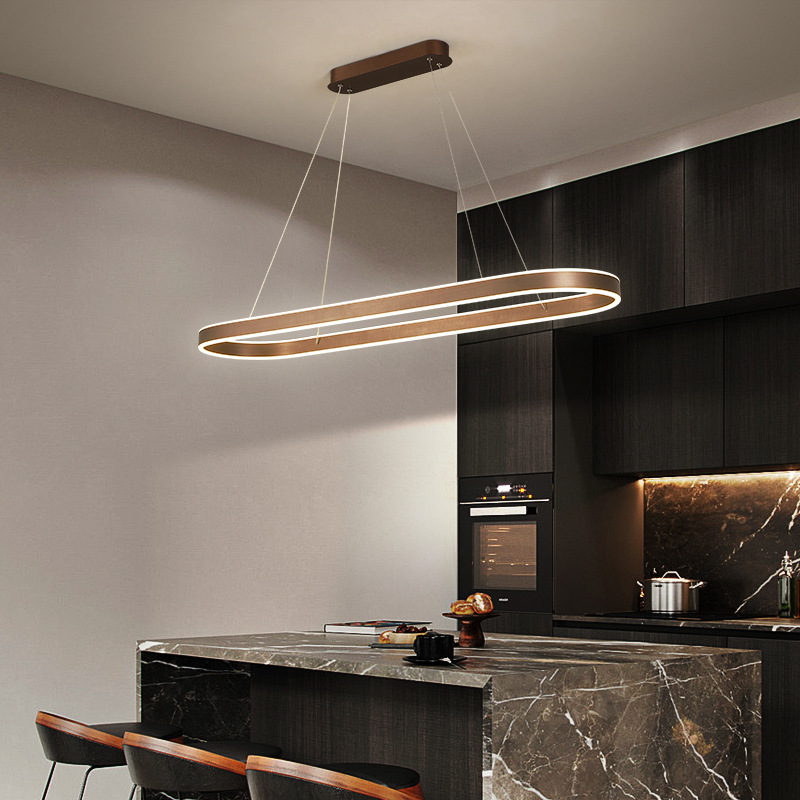 Wisząca lampa w kolorze różowego złota