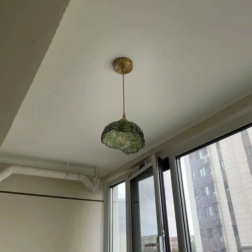 Nieregularna lampa wisząca z mosiądzu i szkła