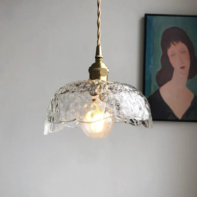 Nieregularna lampa wisząca z mosiądzu i szkła