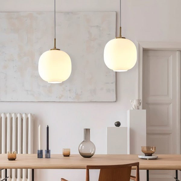Nowoczesna skandynawska lampa wisząca z opalowego szkła Radihous