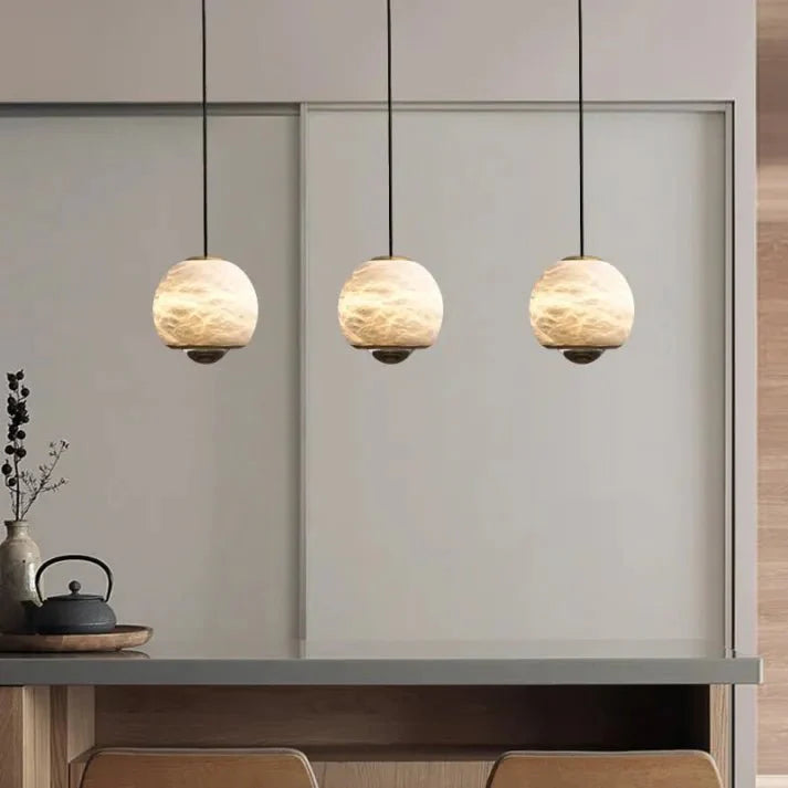 Nordycka Lampa Wisząca Kula z Marmuru Alabastrowego