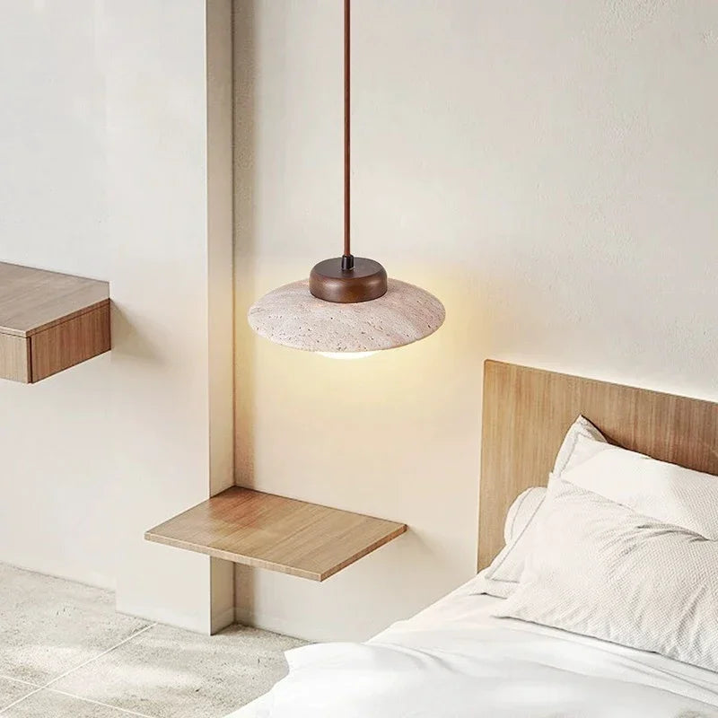 Lampa wisząca z kamienia i drewna - styl retro